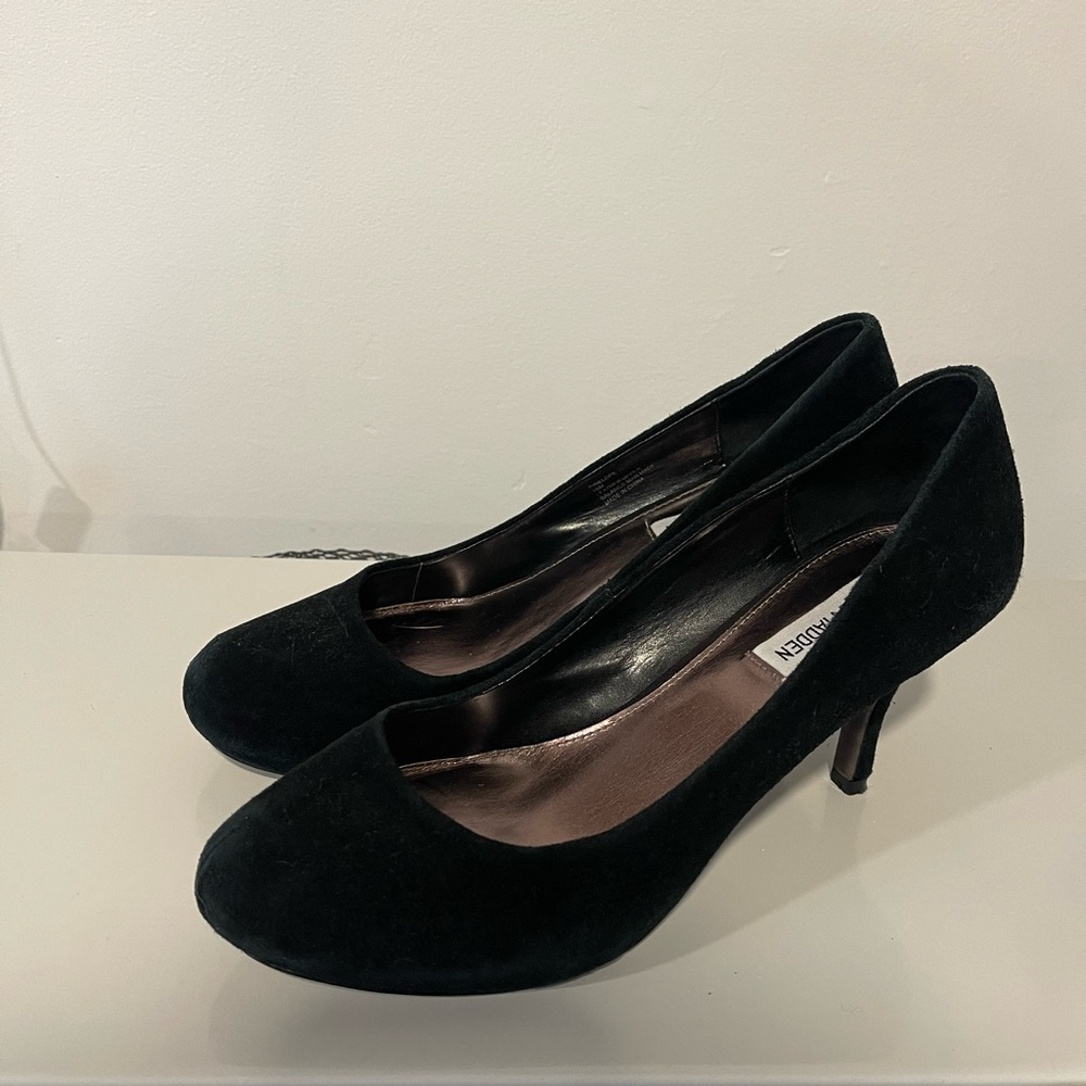 Steve Madden “Pinelope” Suede Heels